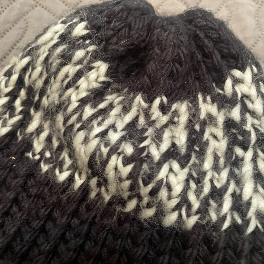 Handmade Crochet Chunky Knit Black and White Beanie Hat NWOT